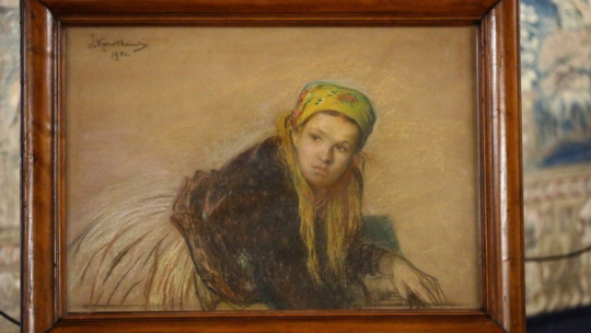 Kraków, 07.12.2021. Uroczystość przekazania odzyskanej straty wojennej – pastelu Leona Wyczółkowskiego „Wiejska dziewczyna w żółtej chuście” do zbiorów Zamku Królewskiego na Wawelu z udziałem wicepremiera, ministra kultury i dziedzictwa narodowego Piotra Glińskiego, w Sali Senatorskiej Zamku. Fot. PAP/Art Service