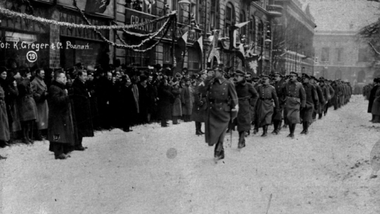 Uroczystość zaprzysiężenia wojsk powstańczych i wręczenie sztandaru 1 Dywizji Strzelców Wielkopolskich. Poznań, 26.01.1919. Fot. NAC