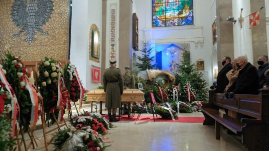 Uroczystości pogrzebowe działacza NSZZ "Solidarność", Grup Oporu "Solidarni" i Solidarności Walczącej Piotra Rzewuskiego w Katedrze Polowej Wojska Polskiego w Warszawie. Fot. PAP/M. Marek