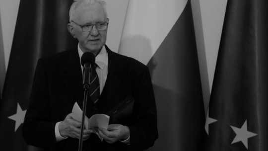 Prof. Jerzy Bartmiński. Fot. PAP/T. Gzell