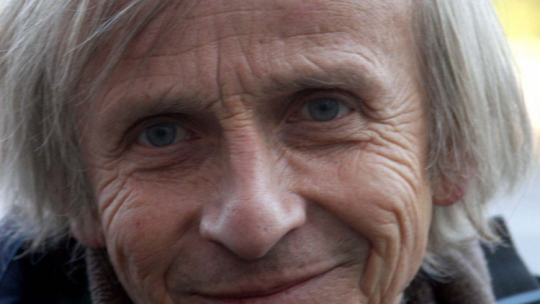 Jan Krzysztof Kelus , socjolog, działacz opozycji w czasach PRL, autor i wykonawca piosenek wydawanych poza rządowym monopolem wydawniczym. Fot. PAP/A. Rybczyński