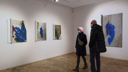 Wystawa malarstwa Marii Stangret w warszawskiej Galerii Foksal. Fot. PAP/L. Szymański