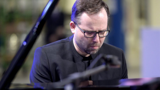 Krzysztof Herdzin – pianista, kompozytor, aranżer, dyrygent, producent muzyczny. Fot. PAP/D. Delmanowicz