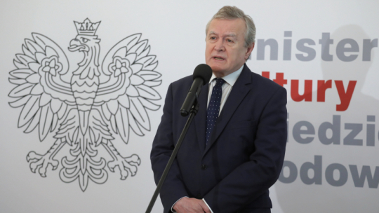 Wicepremier, minister kultury i dziedzictwa narodowego Piotr Gliński podczas konferencji prasowej 14 bm. w MKiDN w Warszawie, pt. #ŚląskWspólnaSprawa, zapowiadającej wydarzenia upamiętniające setną rocznicę przyłączenia części Górnego Śląska do Polski. Fot. PAP/P. Supernak