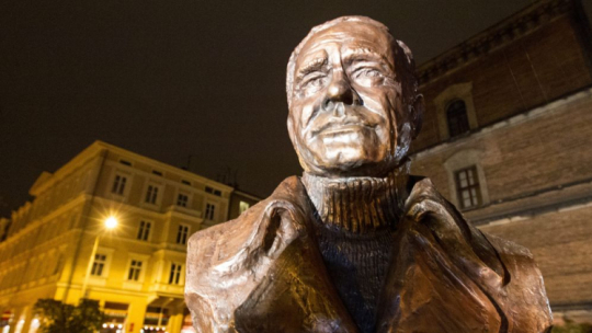 Pomnik Romana Wilhelmiego w Poznaniu. Fot. PAP/Ł. Ogrodowczyk