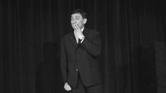 Jerzy Dobrowolski w kabarecie „Owca”. 1966 r. Fot. PAP/D. Rago