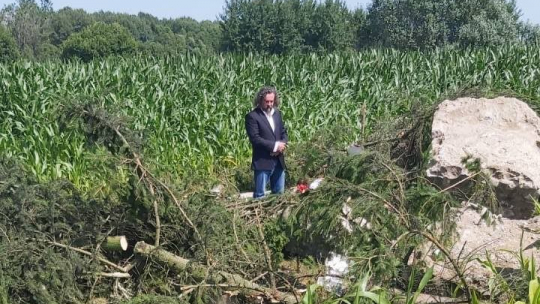 Konsul Andrzej Raczkowski w Stryjówce na Grodzienszczyznie. Źródło: profil rzecznika MSZ w serwisie Twitter: @RzecznikMSZ