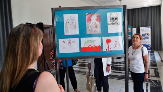 Otwarcie wystawy pt. „Wojna wyrysowana kredką” w Zamku Książąt Pomorskich w Szczecinie. Fot. PAP/M. Bielecki