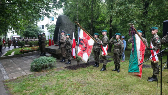 Uroczystość przy pomniku „Żołnierzom Żywiciela”. Warszawa, 31.07.2022. Fot. PAP/T. Gzell