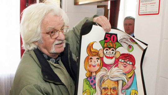 Henryk Jerzy Chmielewski, popularny Papcio Chmiel, twórca komiksów z Tytusem, Romkiem i Atomkiem. Fot. PAP/T. Gzell
