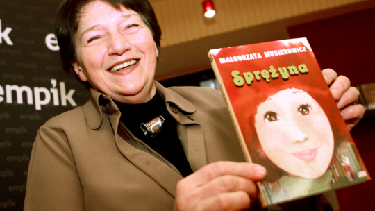 Małgorzata Musierowicz, autorka niezwykle popularnego cyklu książek dla młodzieży, których akcja toczy się w poznańskiej dzielnicy Jeżyce. Fot. PAP/T. Gzell