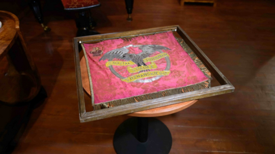 Sztandar Oddziału Kołowników Sokoła Poznańskiego w Muzeum Powstania Wielkopolskiego w Poznaniu. Fot. PAP/J. Kaczmarczyk