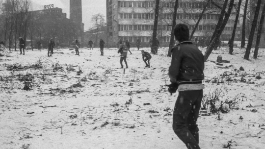 acyfikacja Kopalni Węgla Kamiennego Wujek. Doszło do masakry górników strajkujących (strajk okupacyjny) przeciw ogłoszeniu stanu wojennego. Fot. PAP/M. Janicki