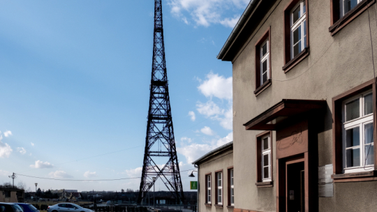 Drewniana wieża nadawcza gliwickiej radiostacji. 