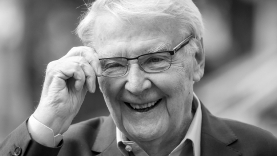 Bydgoszcz, 09.09.2018. Aktor Leonard Pietraszak Honorowym Obywatelem Bydgoszczy - uroczystość zasadzenia pamiątkowego dębu im. Leonarda Pietraszaka w Poczcie Dębów Honorowych w Al. Ossolińskich w Bydgoszczy. Fot. PAP/T. Żmijewski