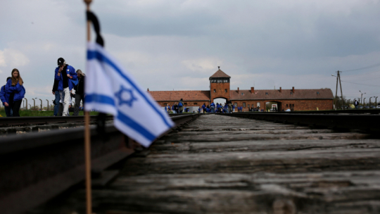Teren byłego niemieckiego obozu koncentracyjnego Auschwitz w Oświęcimiu. Fot. PAP/Z. Meissner 