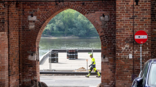 Przebudowa Bulwaru Filadelfijskiego w Toruniu. Fot. PAP/T. Żmijewski
