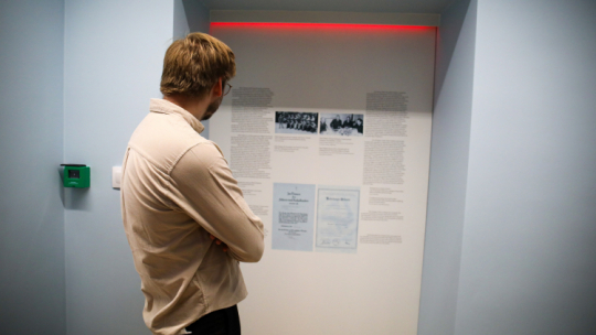 Otwarcie wystawy "Ulmowie. Nie ma większej miłości" w Galerii Okno na kulturę w Warszawie. Fot.PAP/A. Zawada