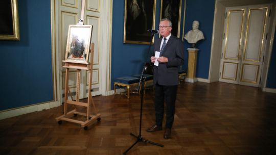 Dyrektor Zamku Królewskiego w Warszawie Wojciech Fałkowski na spotkaniu prasowym poświęconym planom Zamku Królewskiego na II półrocze 2023. Fot. PAP/A. Zawada