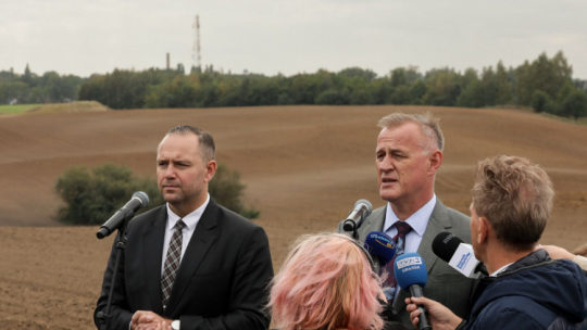 Prezes IPN dr Karol Nawrocki i dyrektor Głównej Komisji Ścigania Zbrodni przeciwko Narodowi Polskiemu prok. Andrzej Pozorski. Źródło: IPN