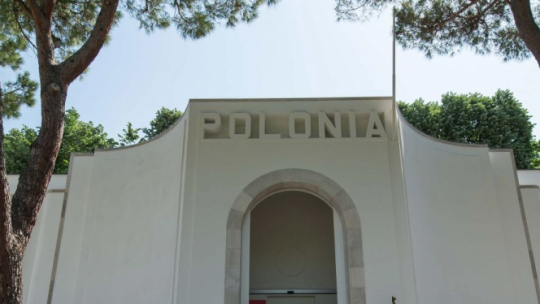 Polski pawilon na Międzynarodowej Wystawie Sztuki w Wenecji. Fot. PAP/M. Kulczyński