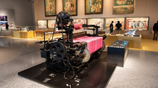 Wystawa „Wielkie i małe historie. Tworzenie kolekcji Muzeum Historii Polski” w Muzeum Historii Polski w Warszawie. Fot. PAP/A. Lange