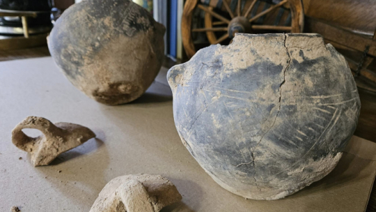 Odnalezione w Świdnicy Amfory. Fot. Facebook Beata Moskal-Słaniewska Prezydent Świdnicy)