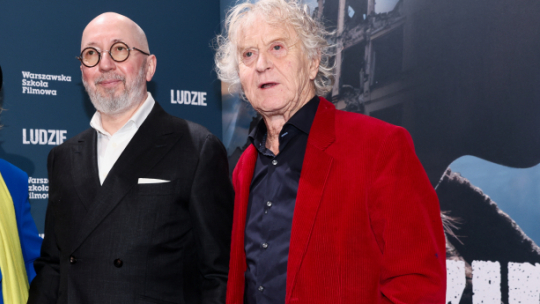  Reżyserowie Maciej Ślesicki (L) i Radosław Piwowarski (P) podczas pokazu specjalnego filmu „Ludzie”. Fot. PAP/L. Szymański 
