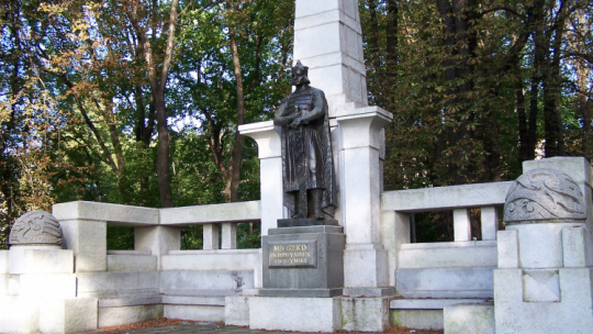 Pomnik Mieszka I w Cieszynie. Fot. Wikipedia