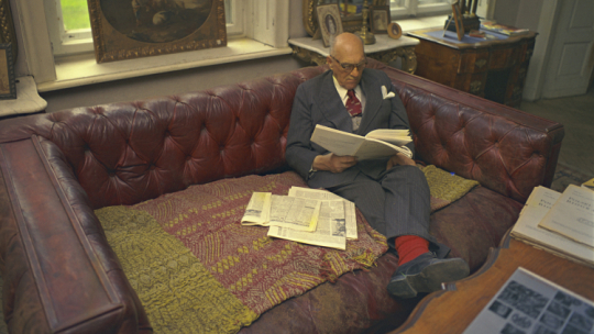 Czerwiec1974 r. Jarosław Iwaszkiewicz w swoim dworku w Stawisku. Fot. PAP/C. Niedenthal