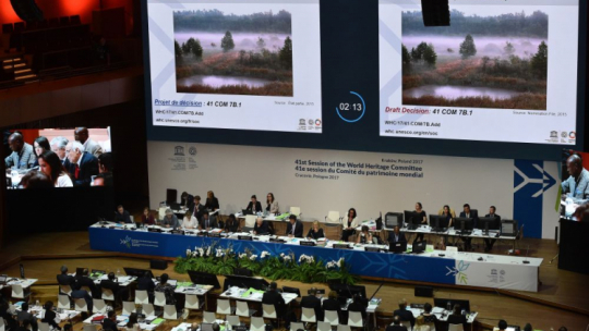 Dyskusja na temat Puszczy Białowieskiej podczas 41. Sesji Komitetu Światowego Dziedzictwa Kulturowego UNESCO. Kraków, 05.07.2017. Fot. PAP/J. Bednarczyk