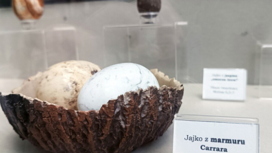 Kamienne pisanki - wystawa na Uniwersytecie w Białymstoku. Fot. Uniwersytet w Białymstoku/A. Matwiejuk