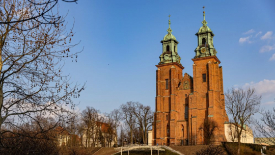 Bazylika prymasowska Wniebowzięcia Najświętszej Maryi Panny (zwana także archikatedrą gnieźnieńską lub sanktuarium św. Wojciecha) w Gnieźnie. Fot. PAP/P. Jaskółka