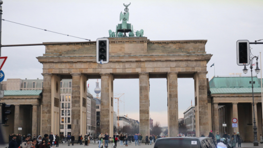 Brama Brandenburska w Berlinie. Fot. PAP/A. Zawada