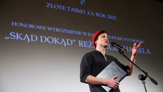 Reżyser Maciej Hamela podczas Gali "Złotych Taśm". PAP/L. Szymański