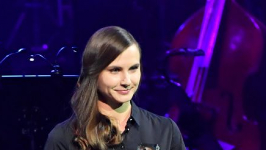 Żaneta Rydzewska z nagrodą Stowarzyszenie Autorów ZAiKS dla najlepszej kompozytorki młodego pokolenia. 2022 r. Fot. PAP/M. Bielecki