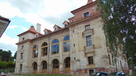 Wileński Pałac Sapiehów w czasie odbudowy. Fot. Wikipedia. 