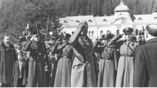 Polsko-węgierska komisja do spraw uregulowania problemów wynikłych z uzyskania granicy polsko-węgierskiej w 1939 r. Źródło: NAC.
