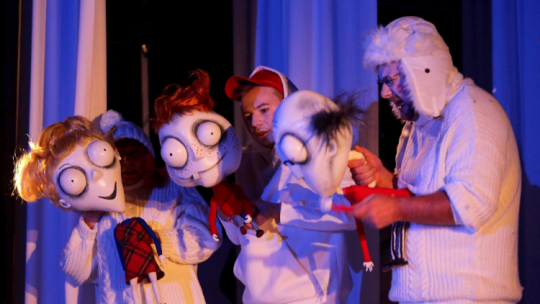 Sztuka „Doktor Proktor i niemal ostatnie święta” w Olsztyńskim Teatrze Lalek, 2019 r. PAP/T. Waszczuk