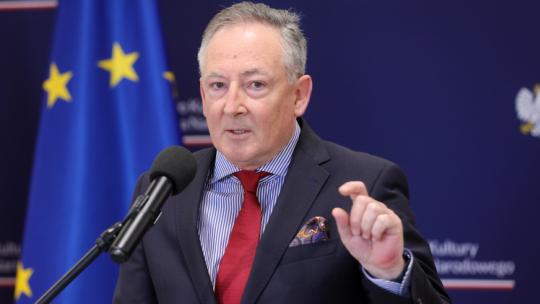 Minister kultury i dziedzictwa narodowego Bartłomiej Sienkiewicz na konferencji prasowej dot. zmian w instytucjach kultury w siedzibie MKiDN w Warszawie. Fot. PAP/R. Guz 