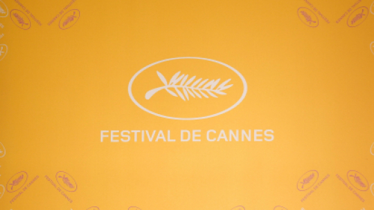 Logo Festiwalu w Cannes przed konferencją zapowiadającą tegoroczną edycję. Fot. EPA/T Suarez Dostawca: PAP/EPA.