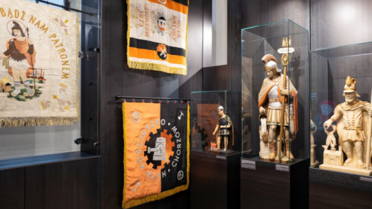 Figury św. Floriana na ekspozycji w Muzeum Hutnictwa w Chorzowie. Fot. PAP/H. Bardo