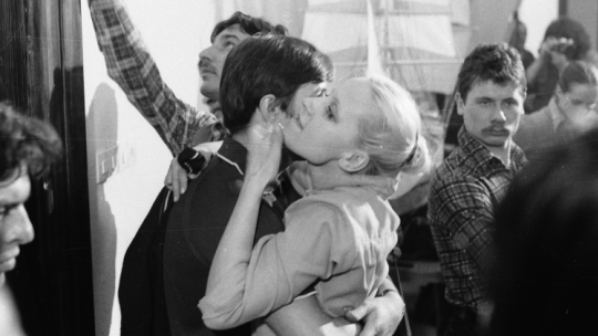 Krystyna Janda i Jerzy Radziwiłowicz na planie "Człowieka z żelaza" Andrzeja Wajdy. Fot. PAP/J. Uklejewski