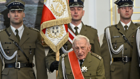 Odznaczony Krzyżem Wielkim Orderu Odrodzenia Polski Zenon Wechmann (C).  Warszawa, 2023 r. PAP/Radek Pietruszka