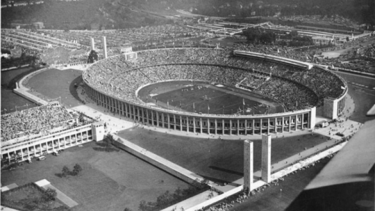 Olympiastadion w 1936 r. en.wikipedia.org