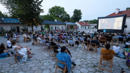 Kino plenerowe. Fot. PAP/P. Supernak