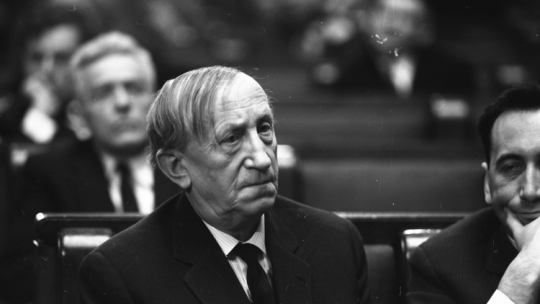 Jerzy Zawieyski jako poseł na Sejm, fot. PAP/M. Szyperko
