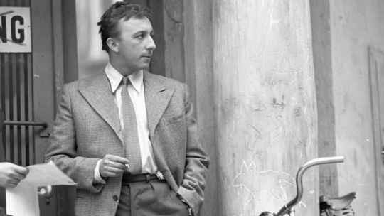 Bogumił Kobiela jako Jan Piszczyk w filmie "Zezowate szczęście" w reżyserii Andrzeja Munka. Fot. PAP/Kalenik