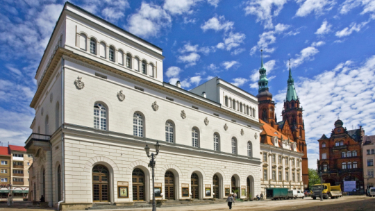 Teatr im. Heleny Modrzejewskiej w Legnicy, fot. PAP/J. Ochoński