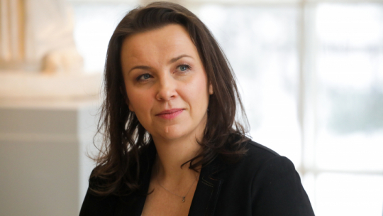 Magdalena Kaczorowska podczas konferencji prasowej poświęconej premierze spektaklu "Pastorałki staropolskie" POK w Teatrze Królewskim w Łazienkach Królewskich w 2022 r. Fot. PAP/A. Zawada 